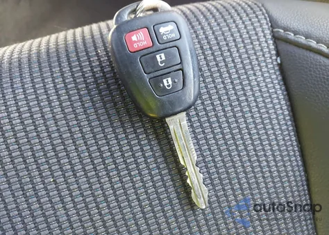 2017 Toyota Corolla Se z USA, uszkodzony, nr VIN 2T1BURHE1HC942979